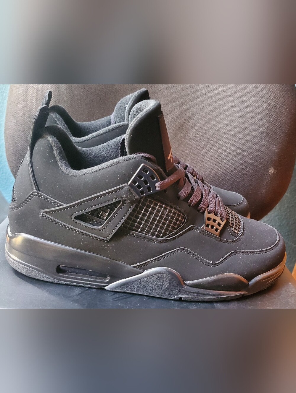 Air Jordan 4 Retro Black Cat. Size 9.5